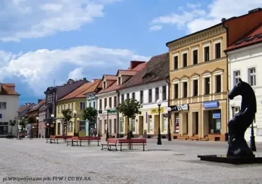 Burze nad powiatem konińskim. IMGW ostrzega przed gradem i silnym wiatrem